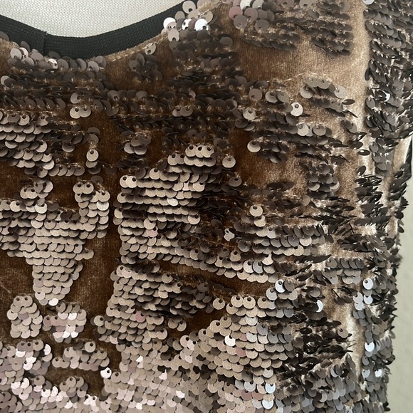 Dress of Forum Gold Tank top - Picture 3 of 7